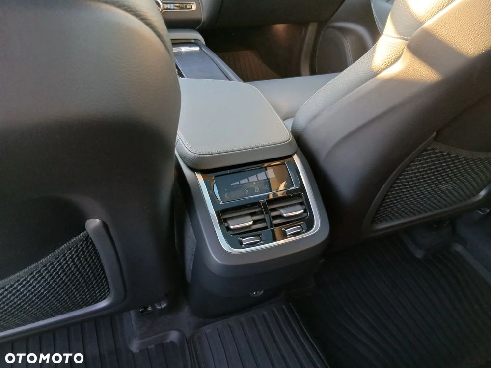 Volvo XC 90 - 25