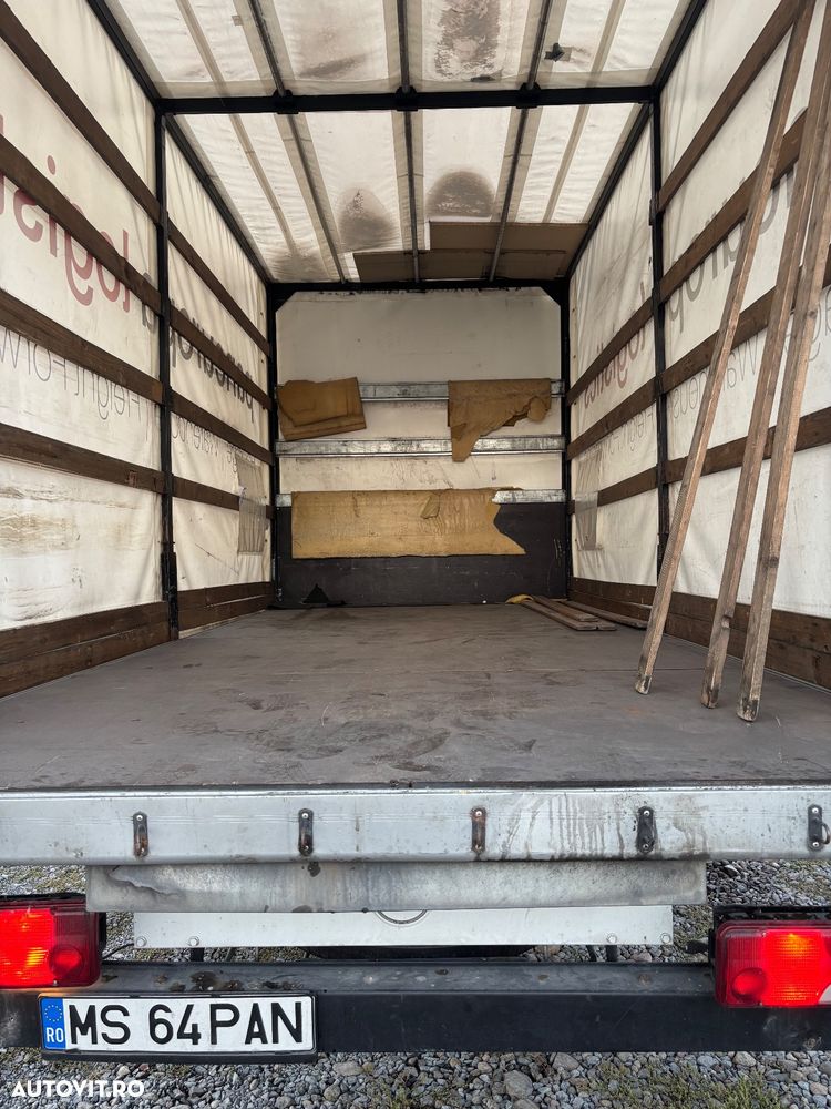 Mercedes-Benz Sprinter - 13