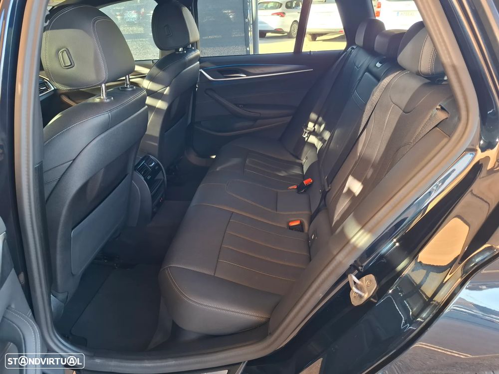 BMW 530 e Pack Desportivo M Pro - 28