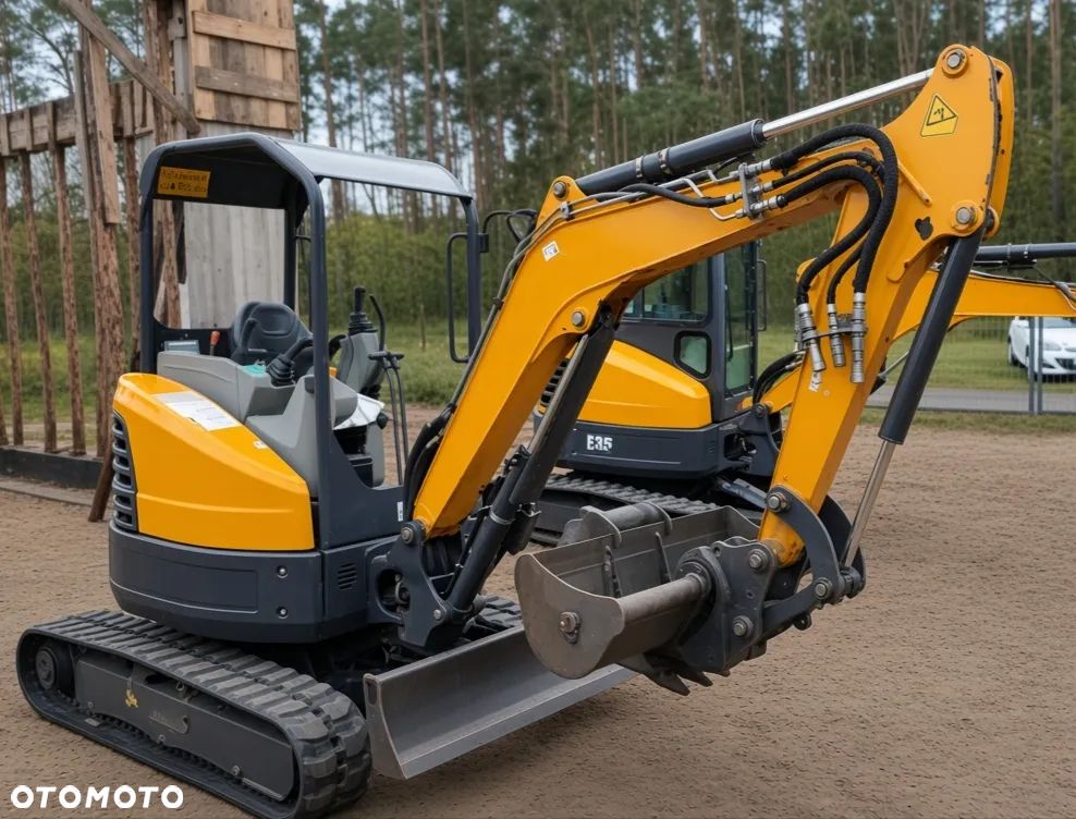 Bobcat E26