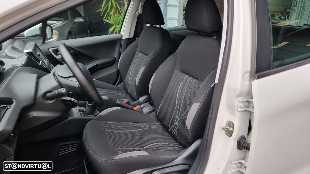 Peugeot 208 1.6 e-HDi Active - 3