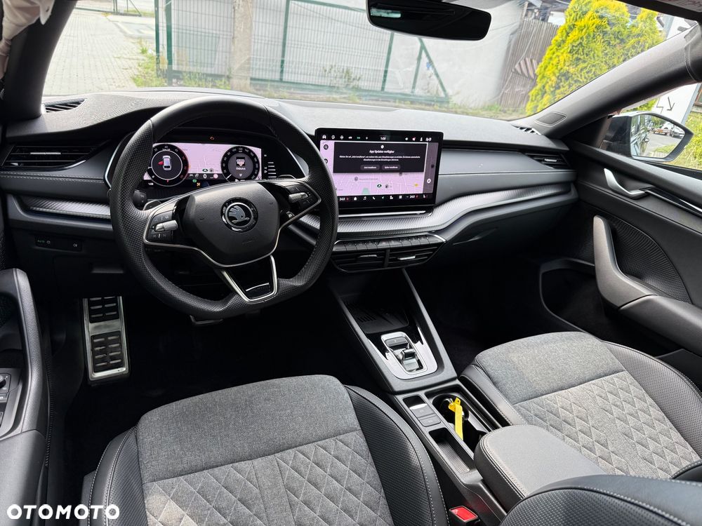 Skoda Octavia 2.0 TDI DSG Sportline - 12