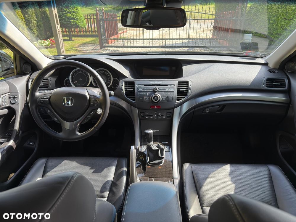 Honda Accord 2.4 Executive - 25