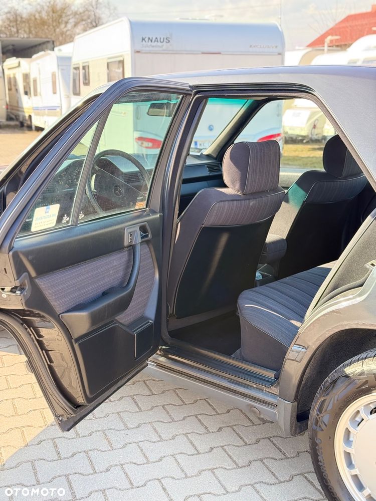 Mercedes-Benz W124 (1984-1993) - 10
