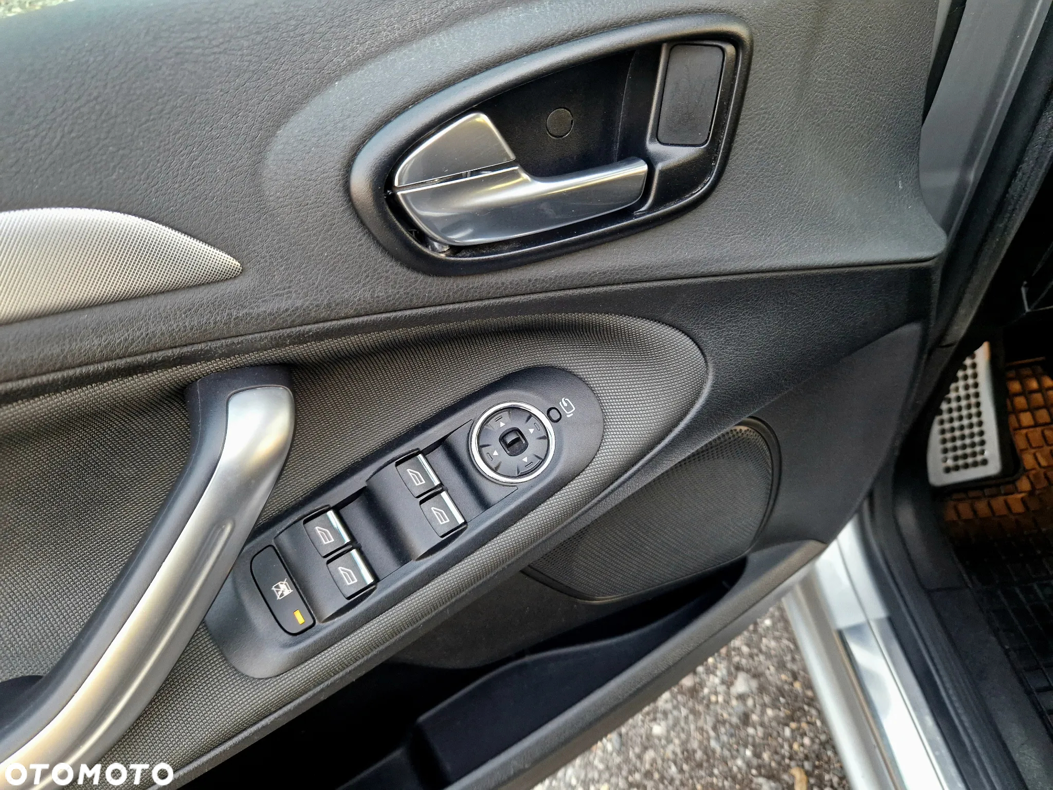 Ford S-Max - 10