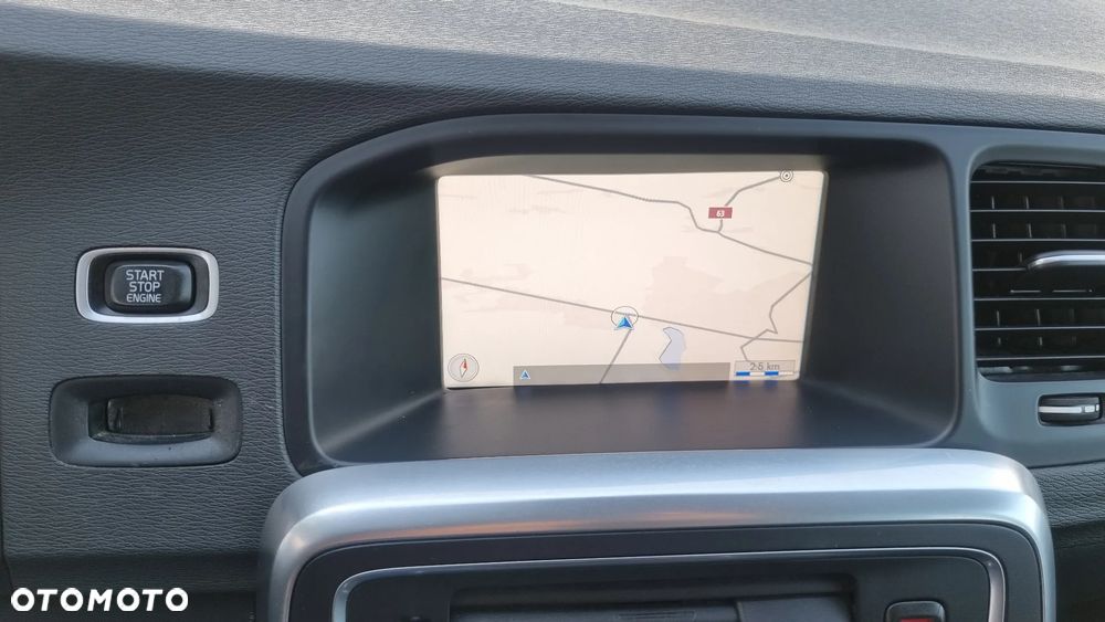 Volvo V60 D3 Geartronic Momentum - 24