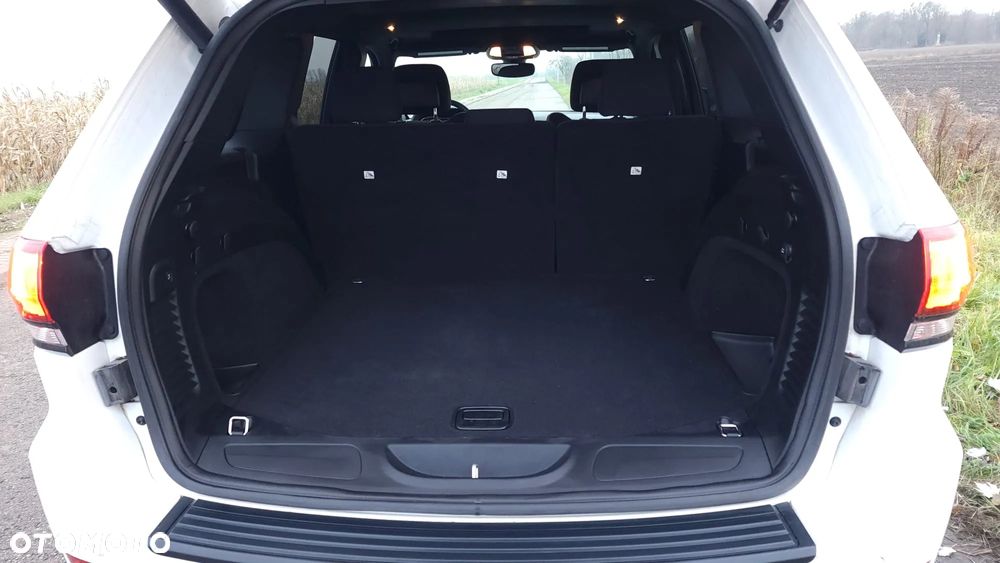 Jeep Grand Cherokee - 33