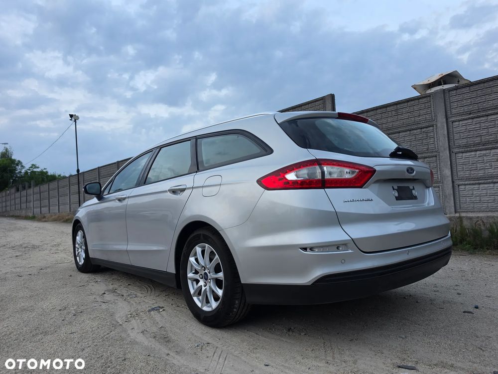Ford Mondeo - 27