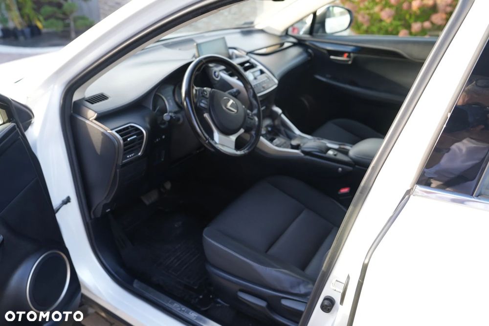 Lexus NX 300h Elite 2WD - 5