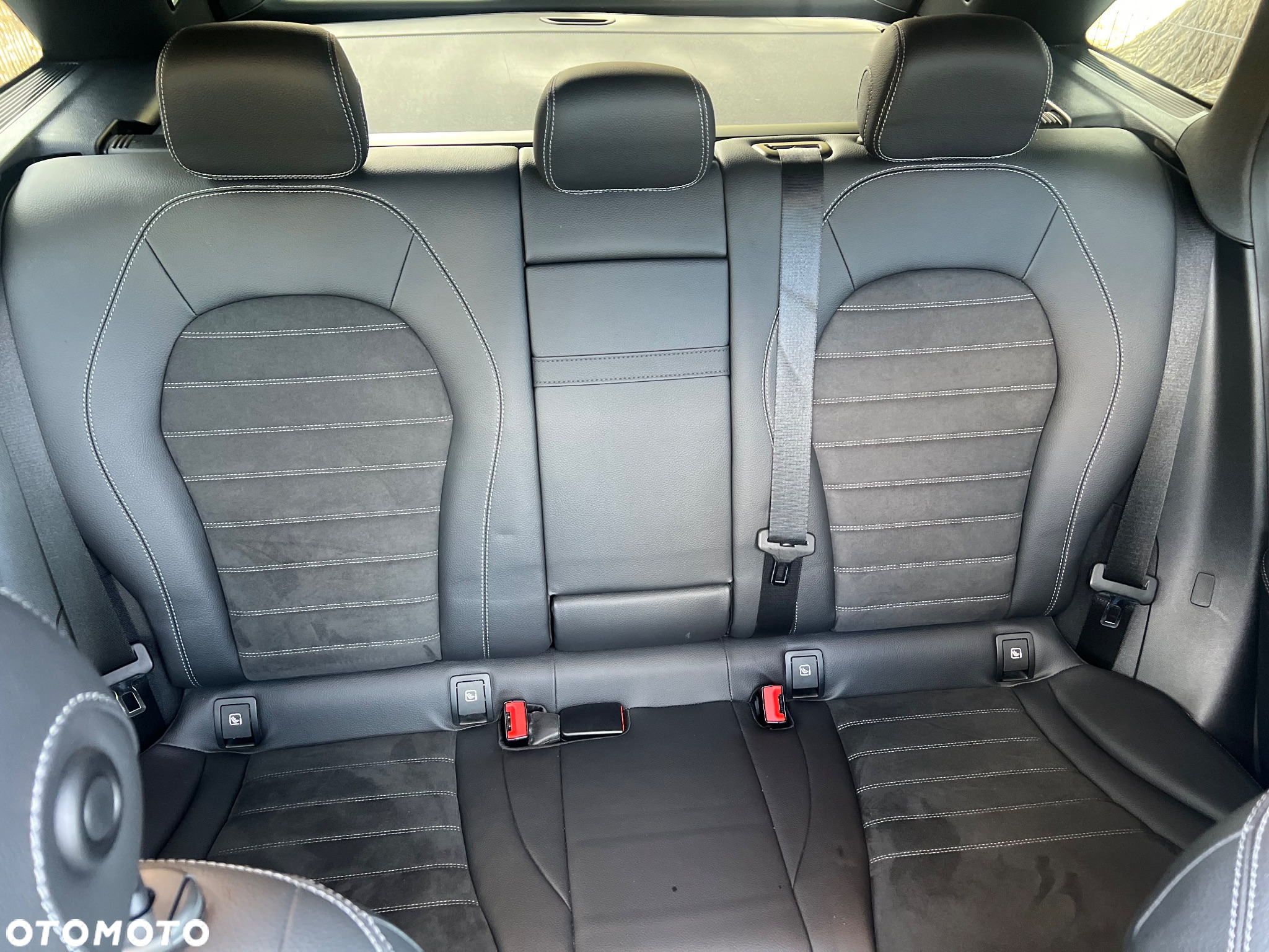 Mercedes-Benz GLC 220 d 4Matic 9G-TRONIC AMG Line Plus - 17