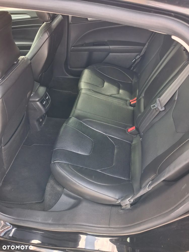 Ford Fusion - 19