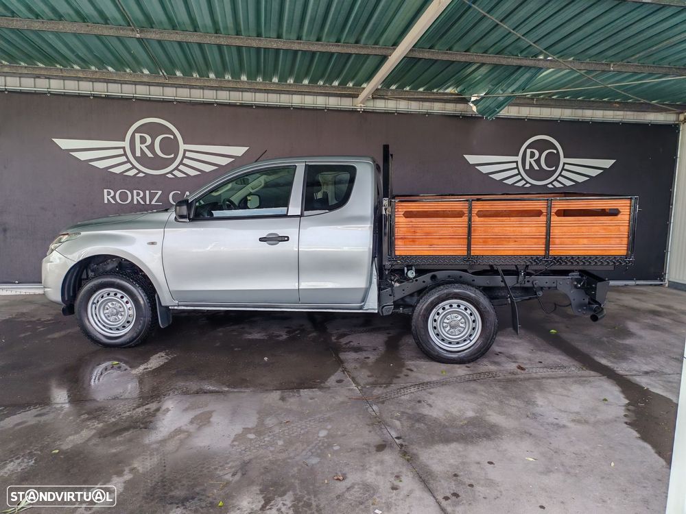 Mitsubishi L200 2.4 DI-D CD Invite 4WD - 4