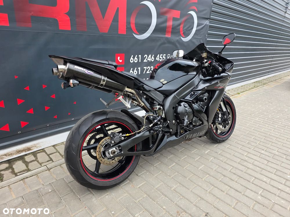 Yamaha R1 - 3