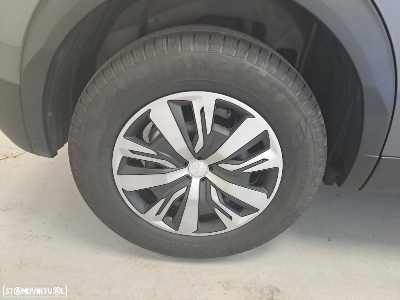 Peugeot 2008 1.5 BlueHDi Active Pack EAT8 - 11