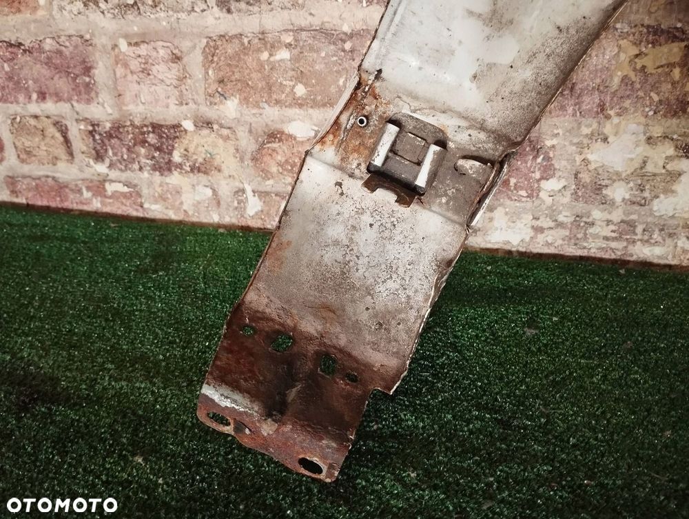 Audi A3 8P 08/12 DUŻY GRIL Przód strona lewa Błotnik przedni LEWY KOD LY9C - 13