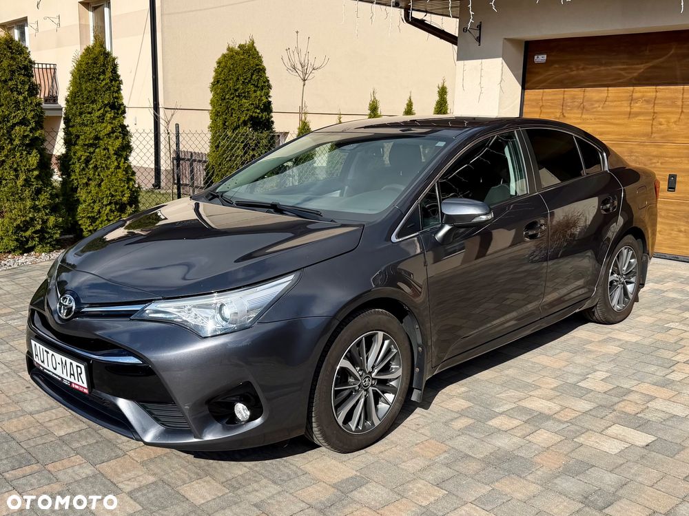 Toyota Avensis 1.8 Sol NAVI - 2