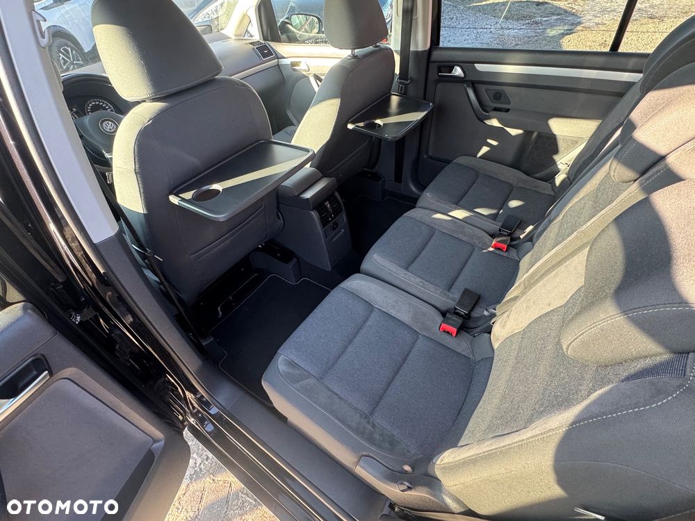 Volkswagen Touran - 32