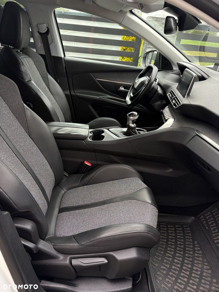 Peugeot 5008 BlueHDi 150 Allure - 17