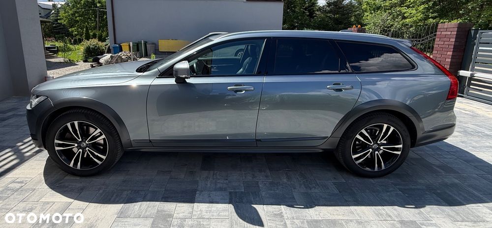 Volvo V90 D5 AWD Momentum - 4