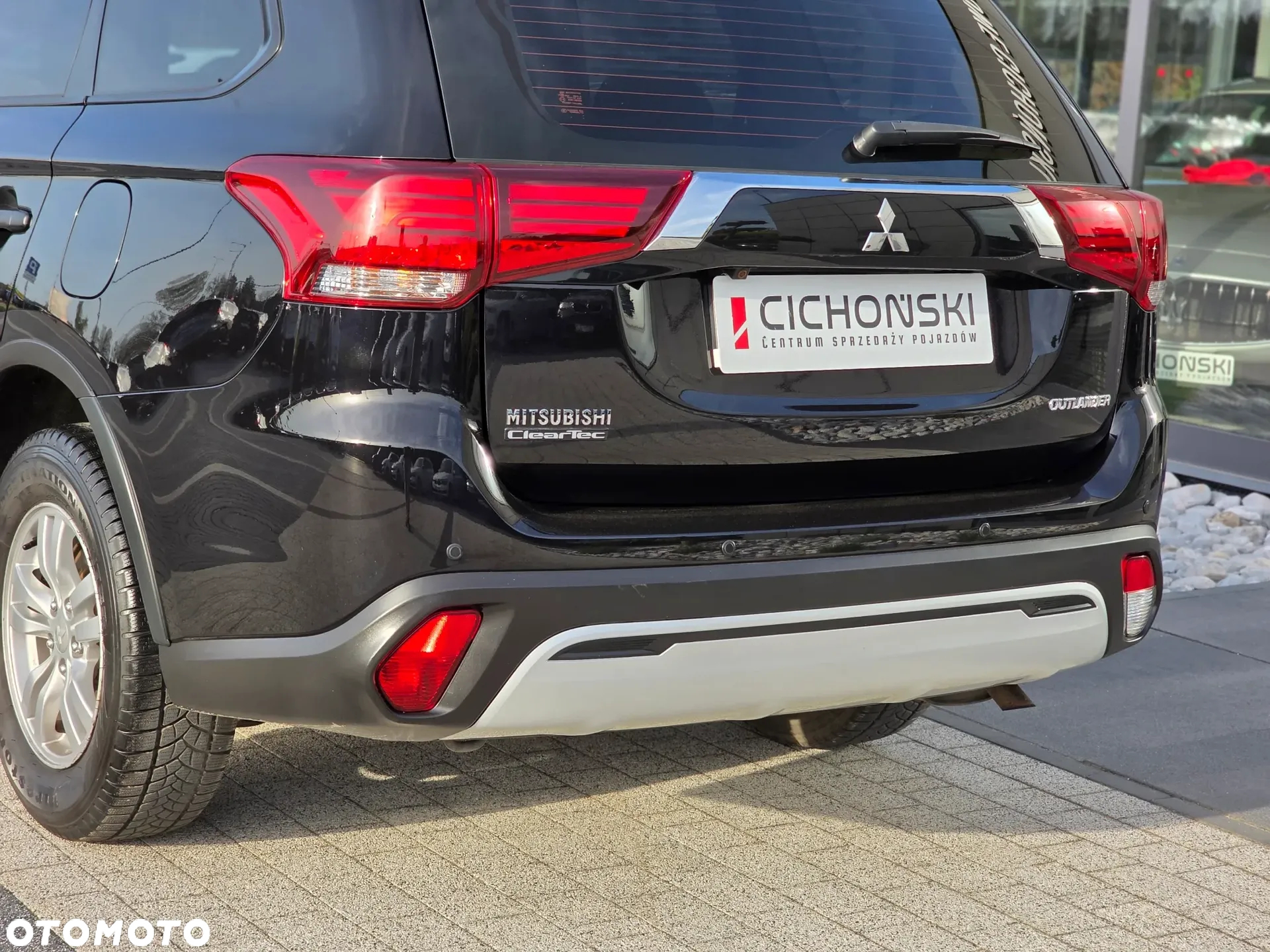 Mitsubishi Outlander 2.0 Invite + 2WD - 13