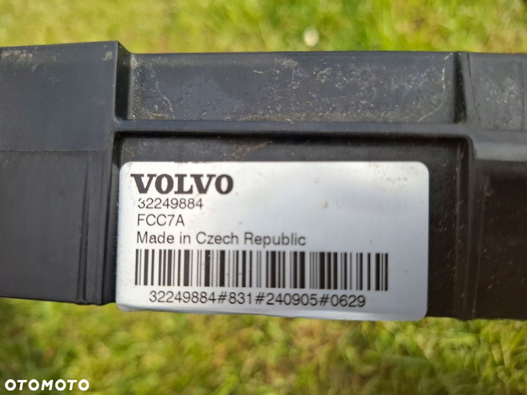 RAMKA CHŁODNICY OSŁONA VOLVO C40 XC40 ORYGINAŁ - 8
