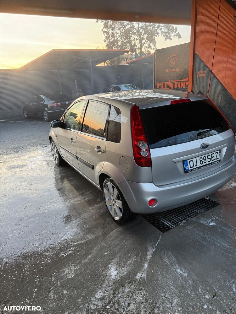 Ford Fiesta 1.4 TDCi Ghia - 4