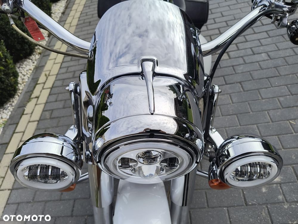 Harley-Davidson Touring Road King - 10
