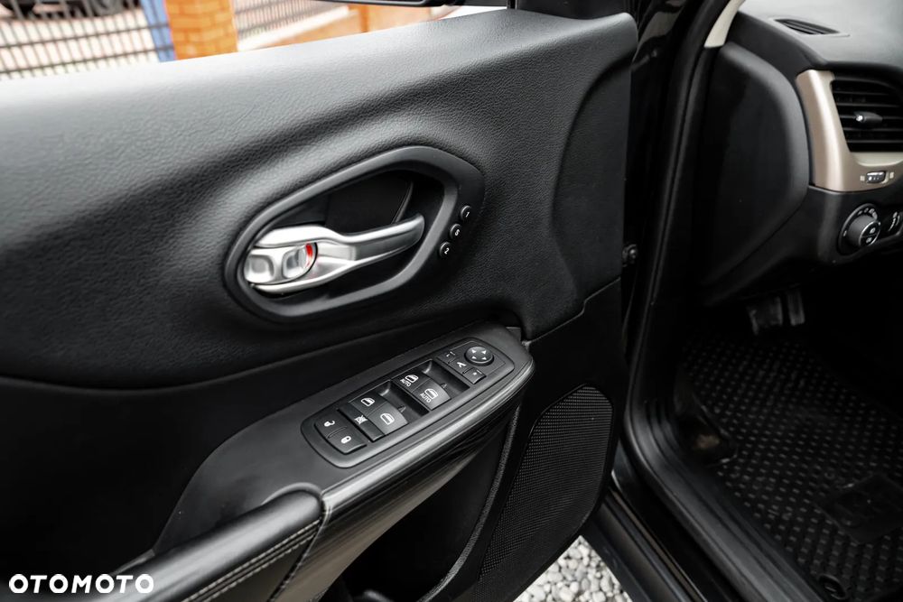 Jeep Cherokee 2.0 MJD Active Drive I Limited - 24