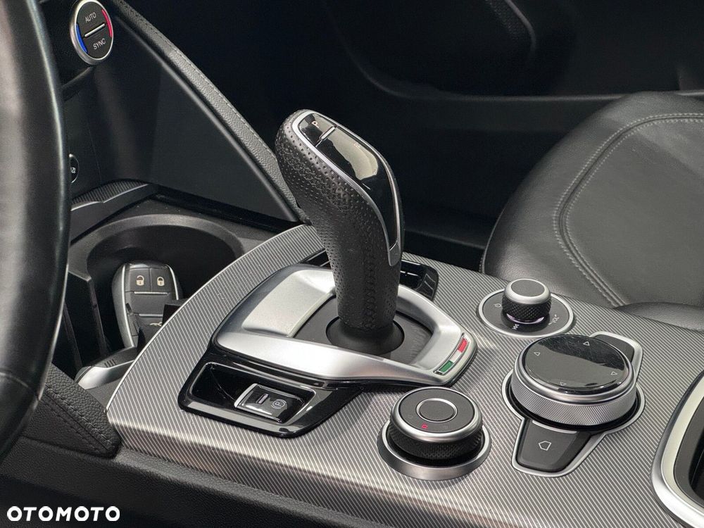 Alfa Romeo Stelvio 2.0 Turbo Veloce Q4 - 9