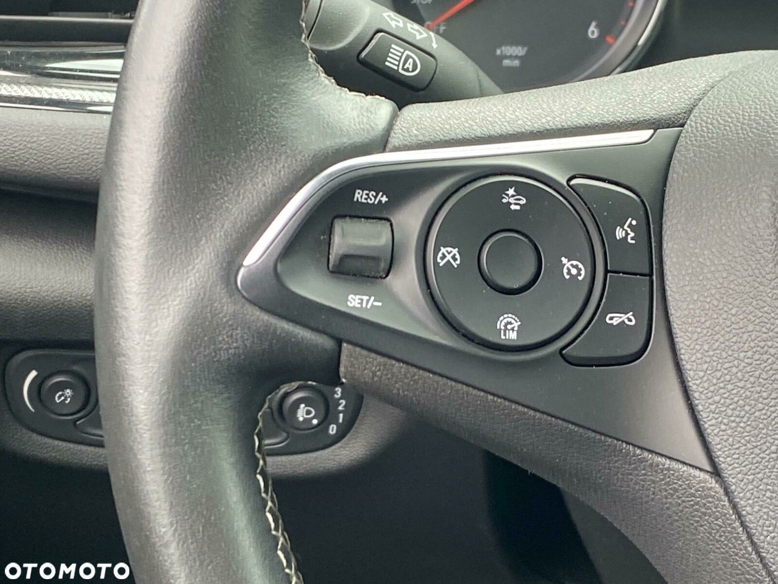 Opel Insignia - 15