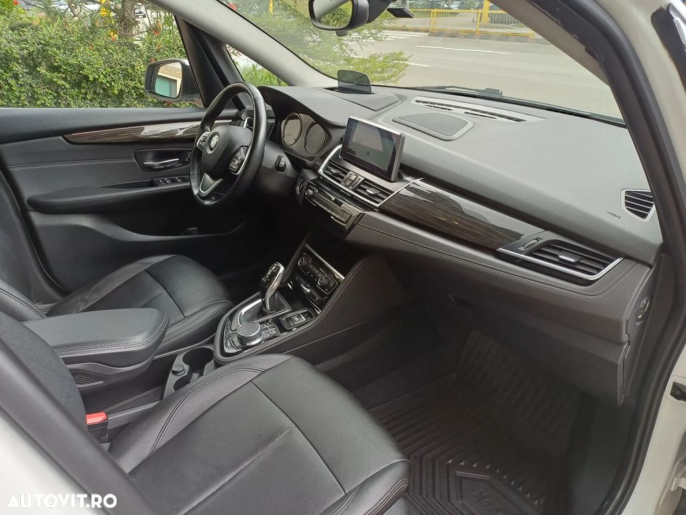 BMW Seria 2 218d xDrive AT - 10