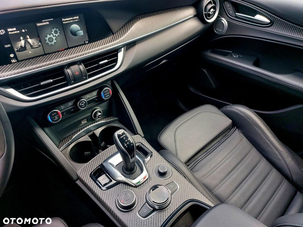 Alfa Romeo Stelvio 2.9 Bi Turbo V6 Quadrifoglio Q4 - 23
