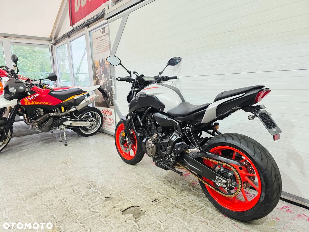 Yamaha MT - 7