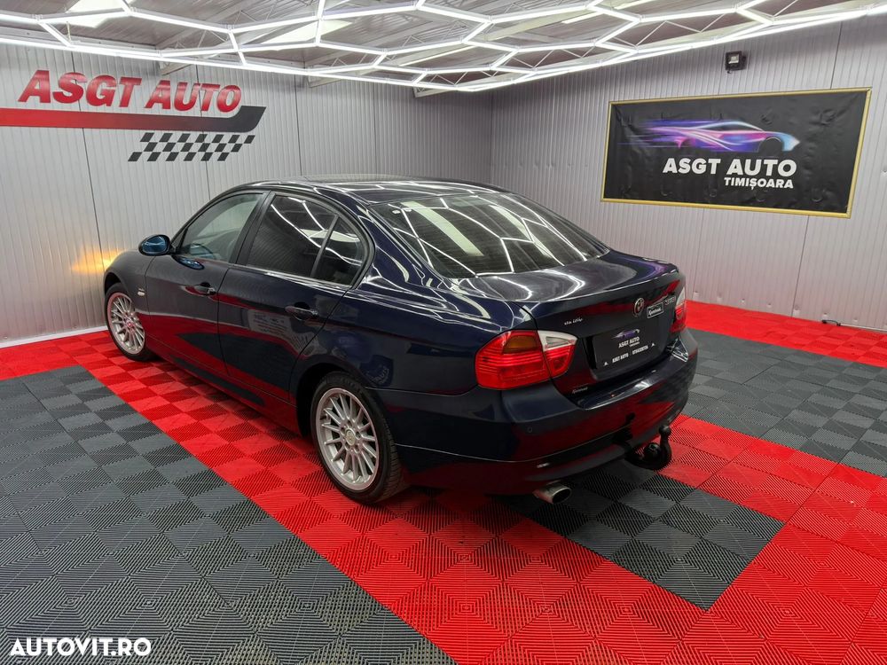BMW Seria 3 318i Touring - 5