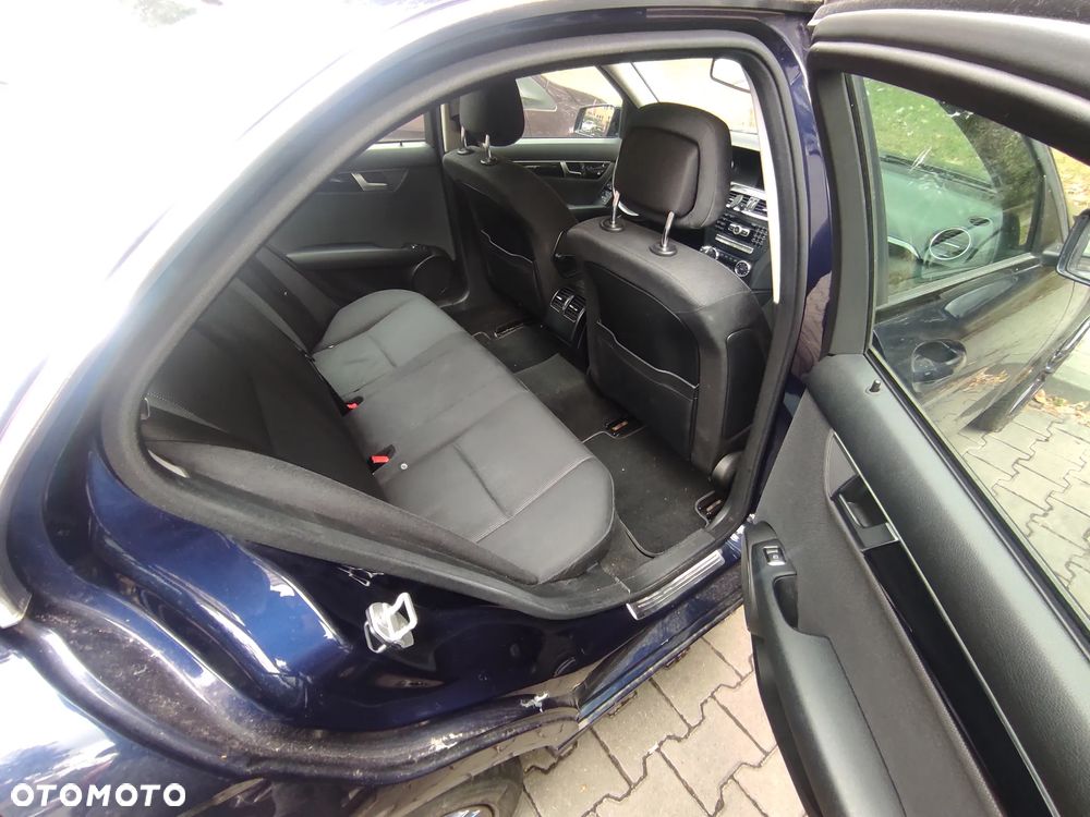 Mercedes-Benz Klasa C 180 CDI DPF (BlueEFFICIENCY) - 12