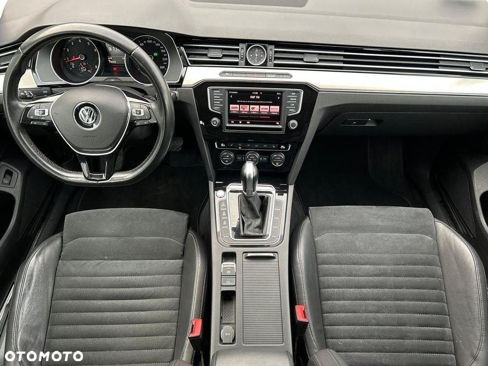 Volkswagen Passat - 4