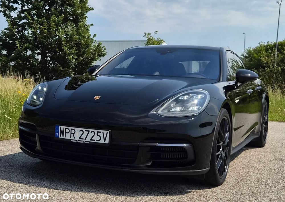 Porsche Panamera 4 - 3