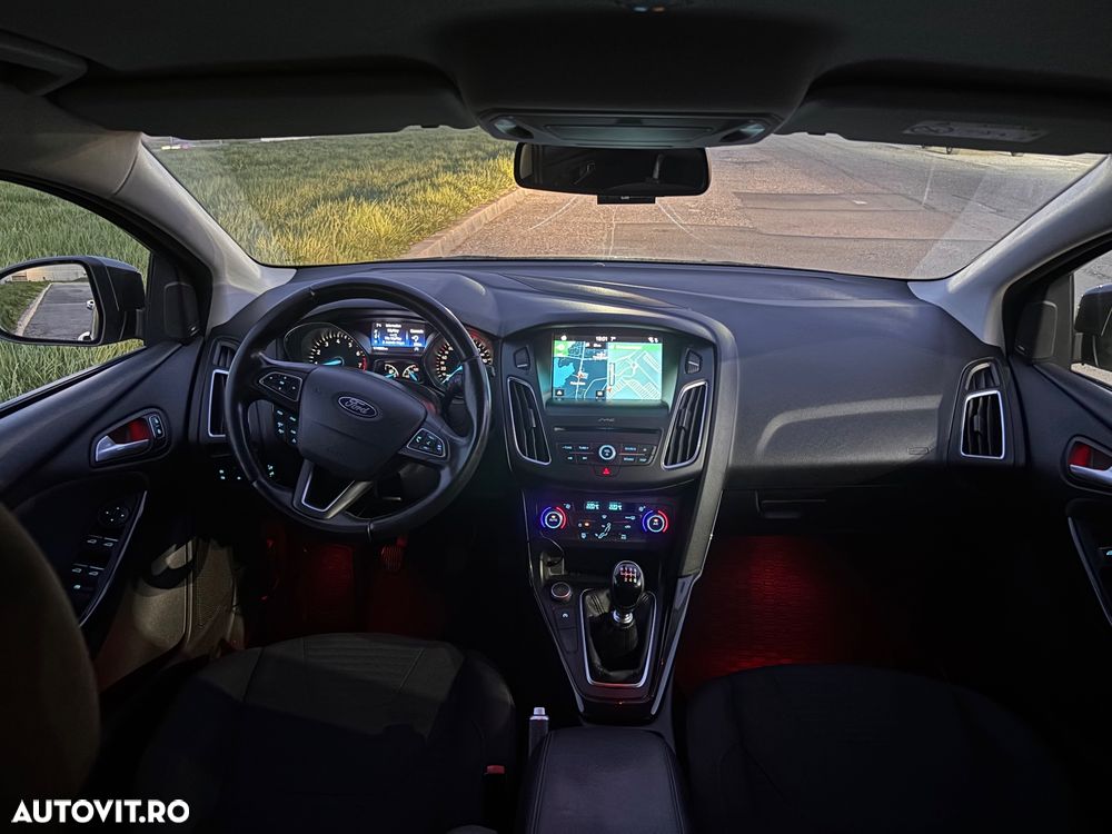 Ford Focus 1.0 EcoBoost Titanium - 5