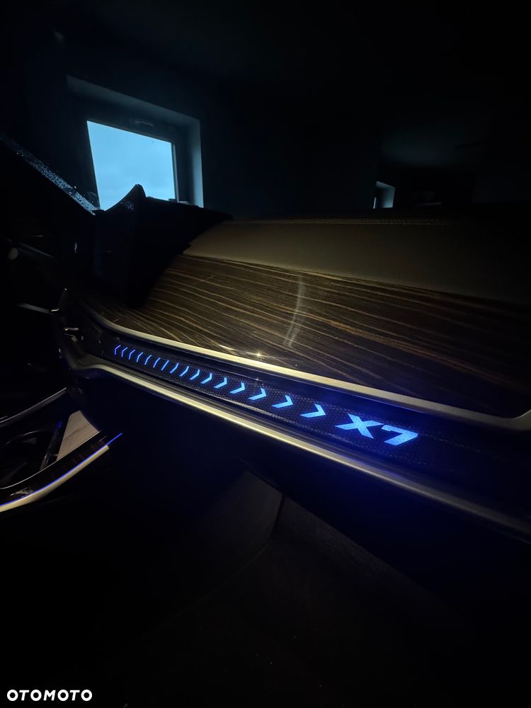 BMW X7 xDrive40i - 34