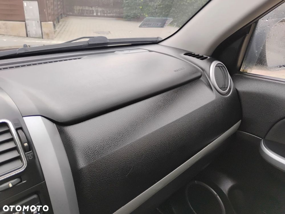 Suzuki Grand Vitara 1.9 DDiS Comfort + DPF Family - 21
