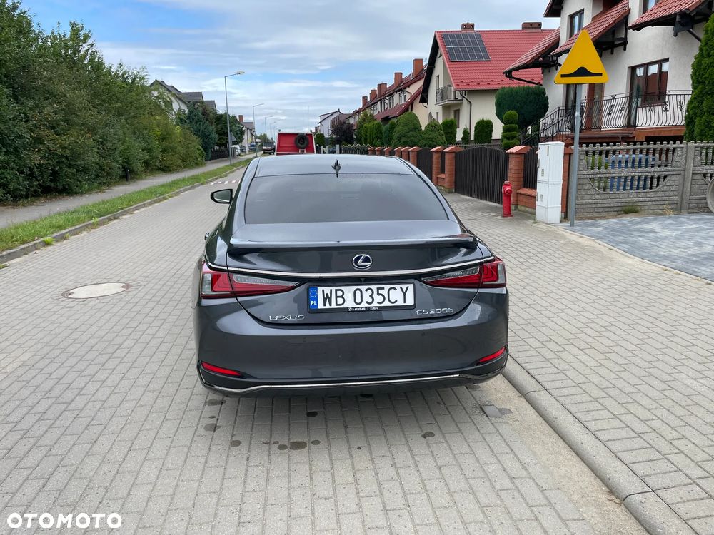Lexus ES 300h F Sport - 5