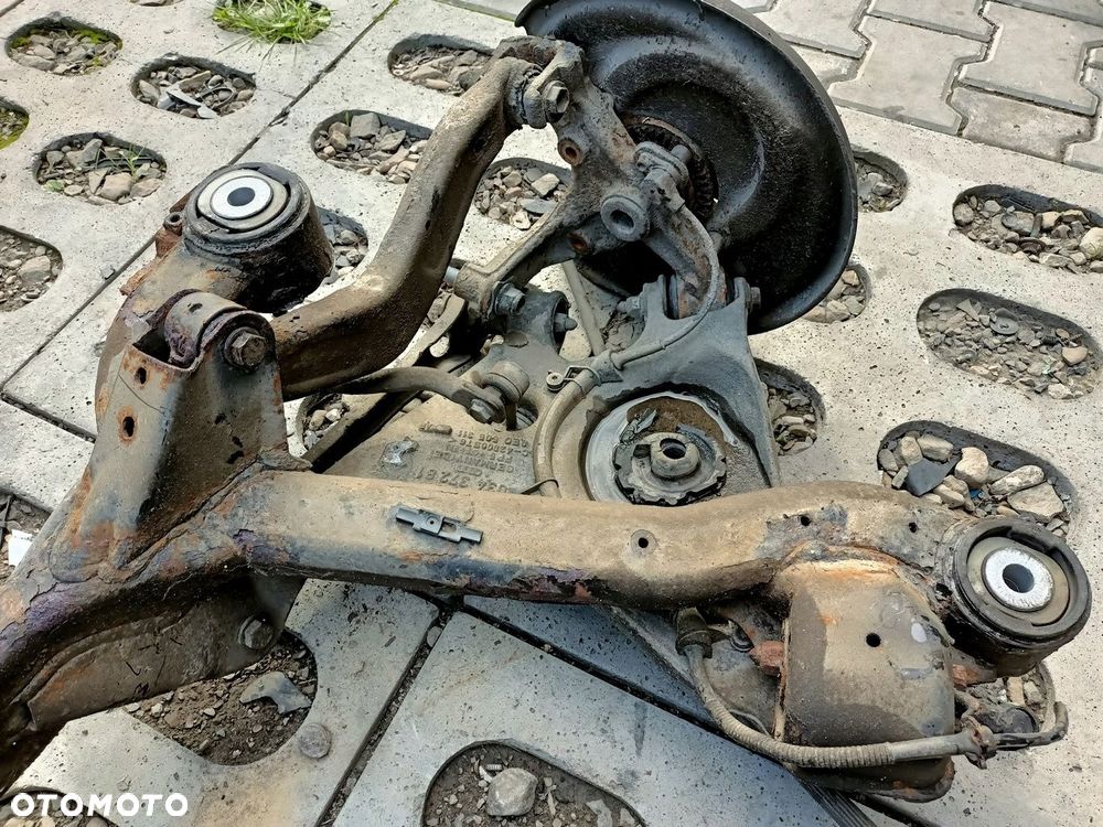 BELKA TYŁ ZAWIESZENIA AUDI A4 B7 AVANT - 10