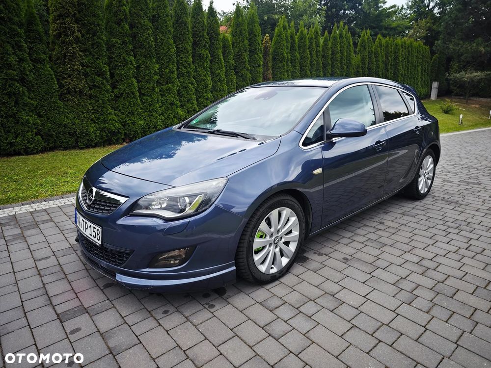 Opel Astra 1.6 Turbo Sport - 1