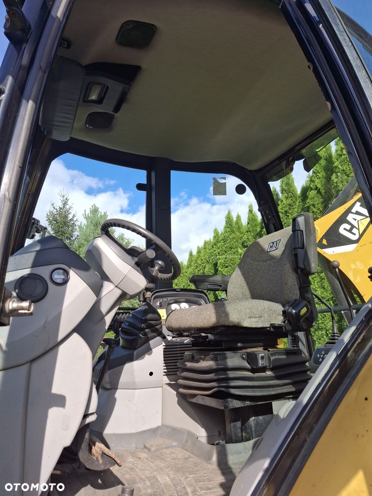 Caterpillar 428E - 3