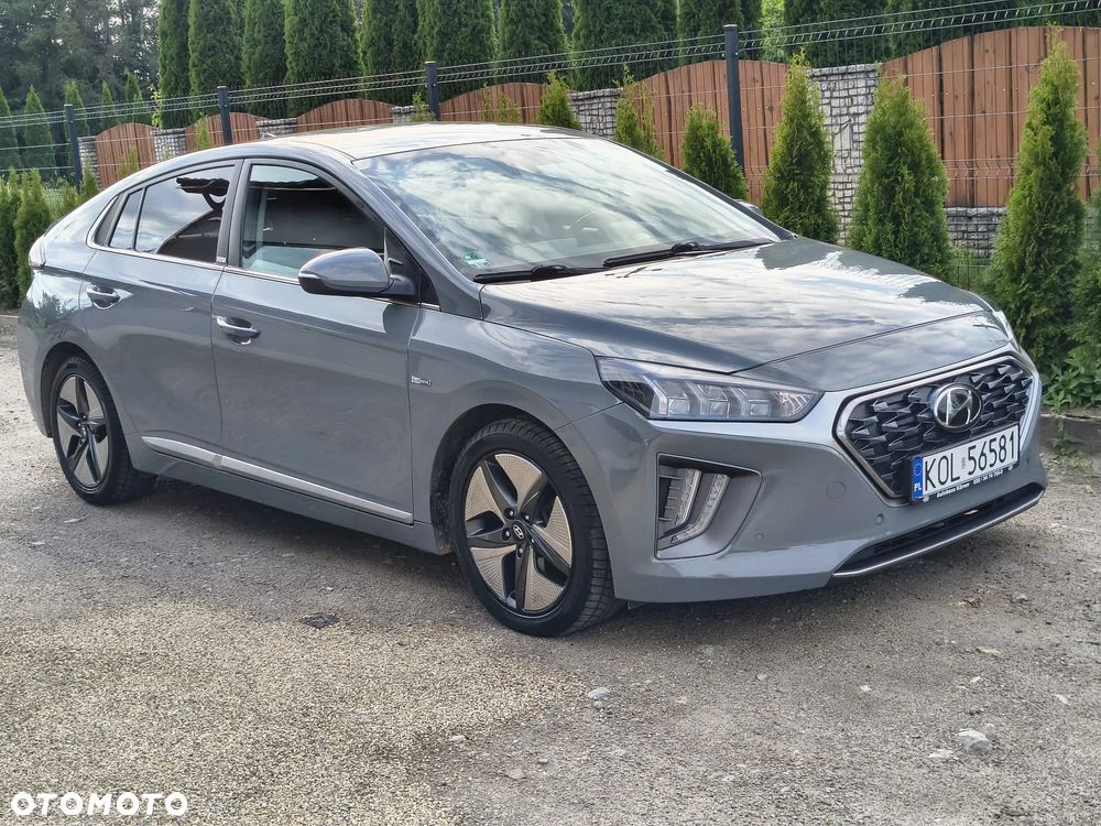 Hyundai IONIQ Hybrid Platinum - 23