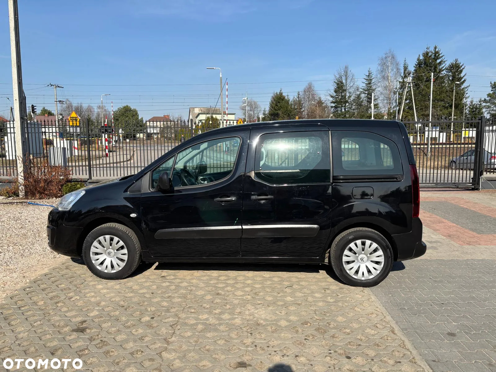 Citroën Berlingo M 1.2 PureTech Feel S&S - 12