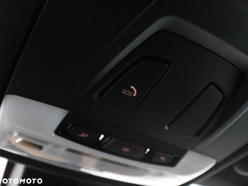 BMW Seria 3 318d M Sport - 36