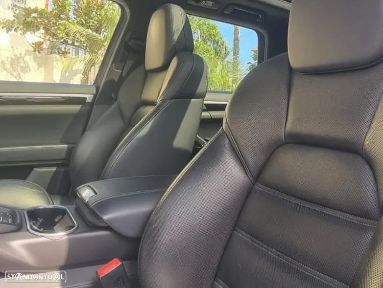 Porsche Cayenne S - 11