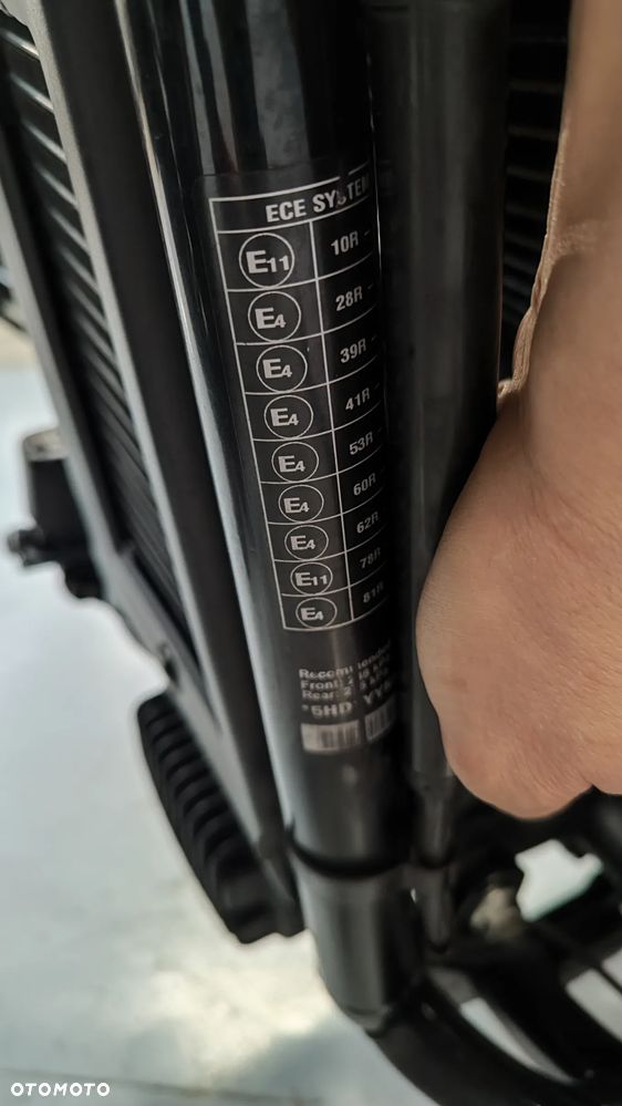 Harley-Davidson Softail Street Bob - 22