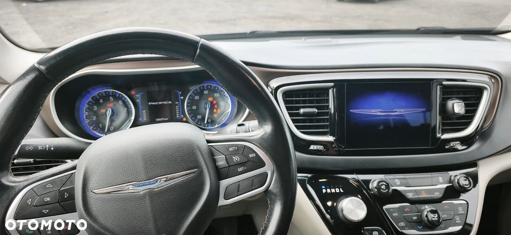 Chrysler Pacifica - 23